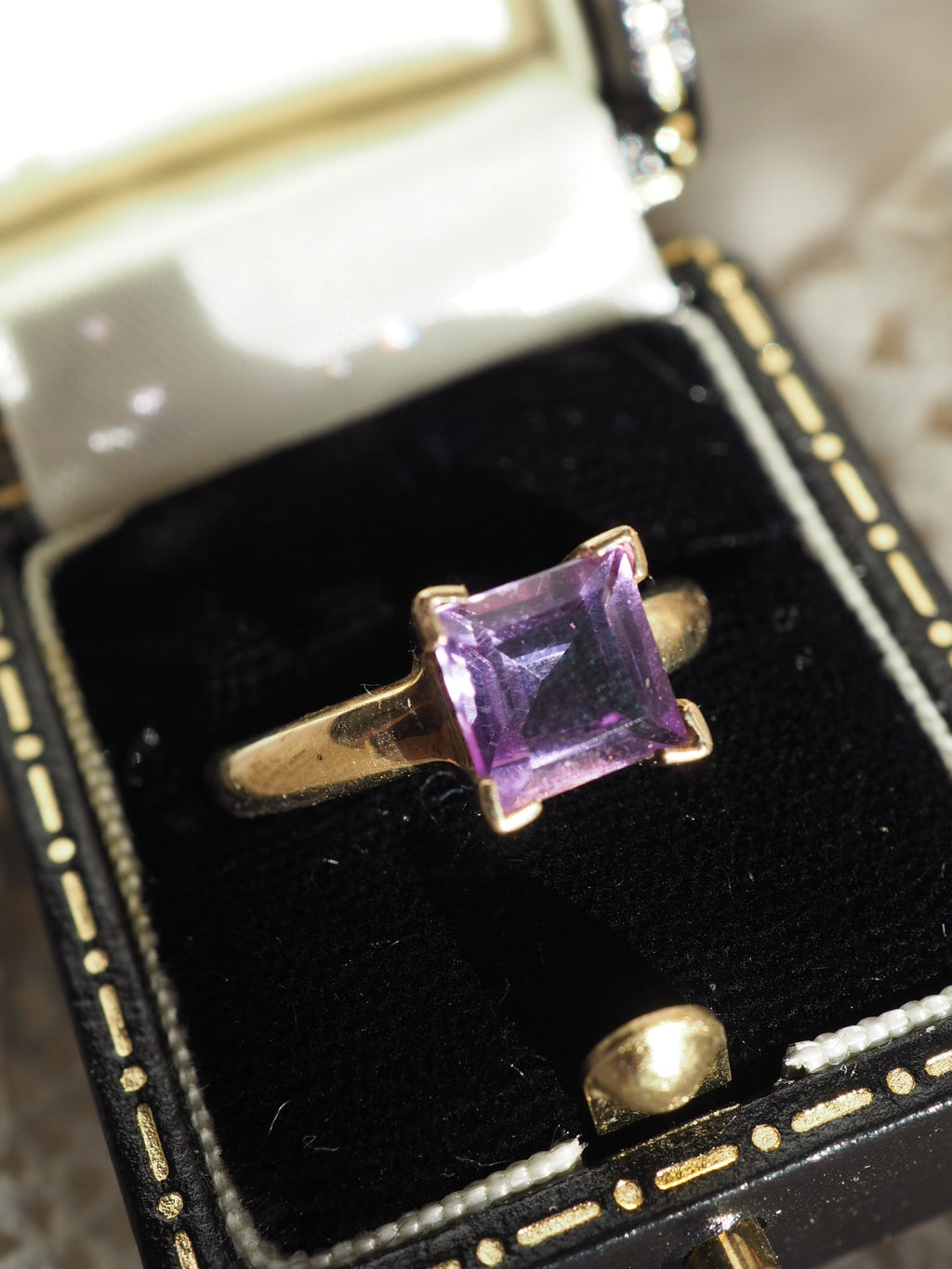 9ct Gold Amethyst Ring