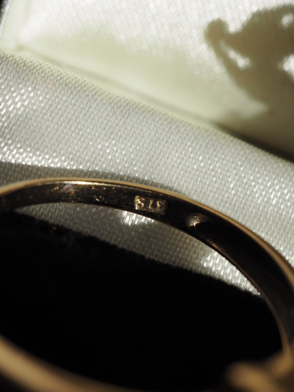 9ct Gold Amethyst Ring