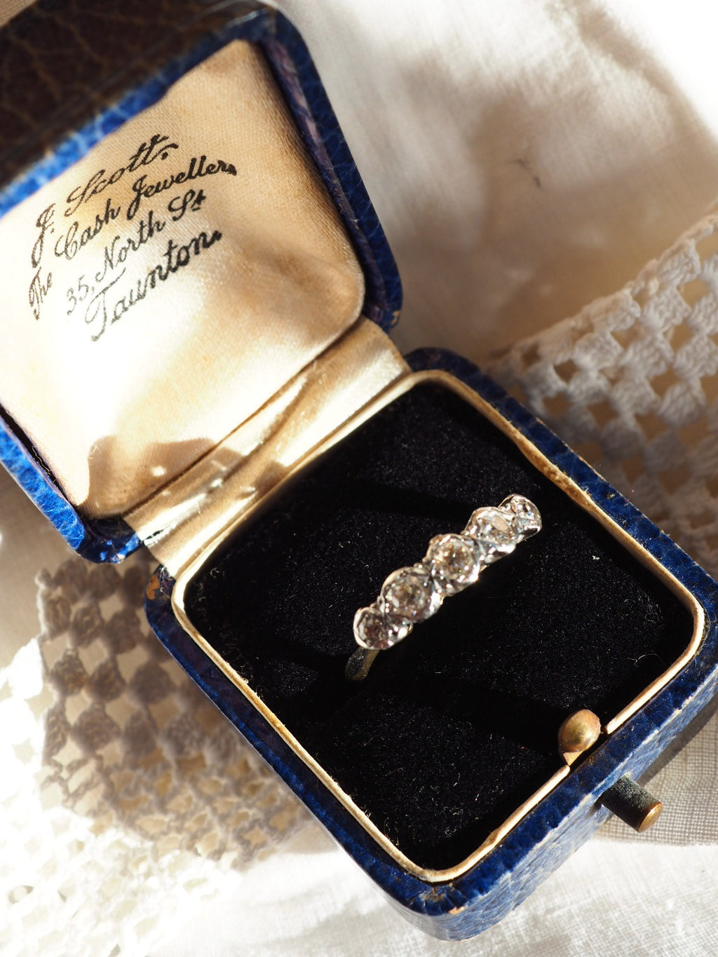 18ct Yellow Gold Diamond 5 Stone Ring