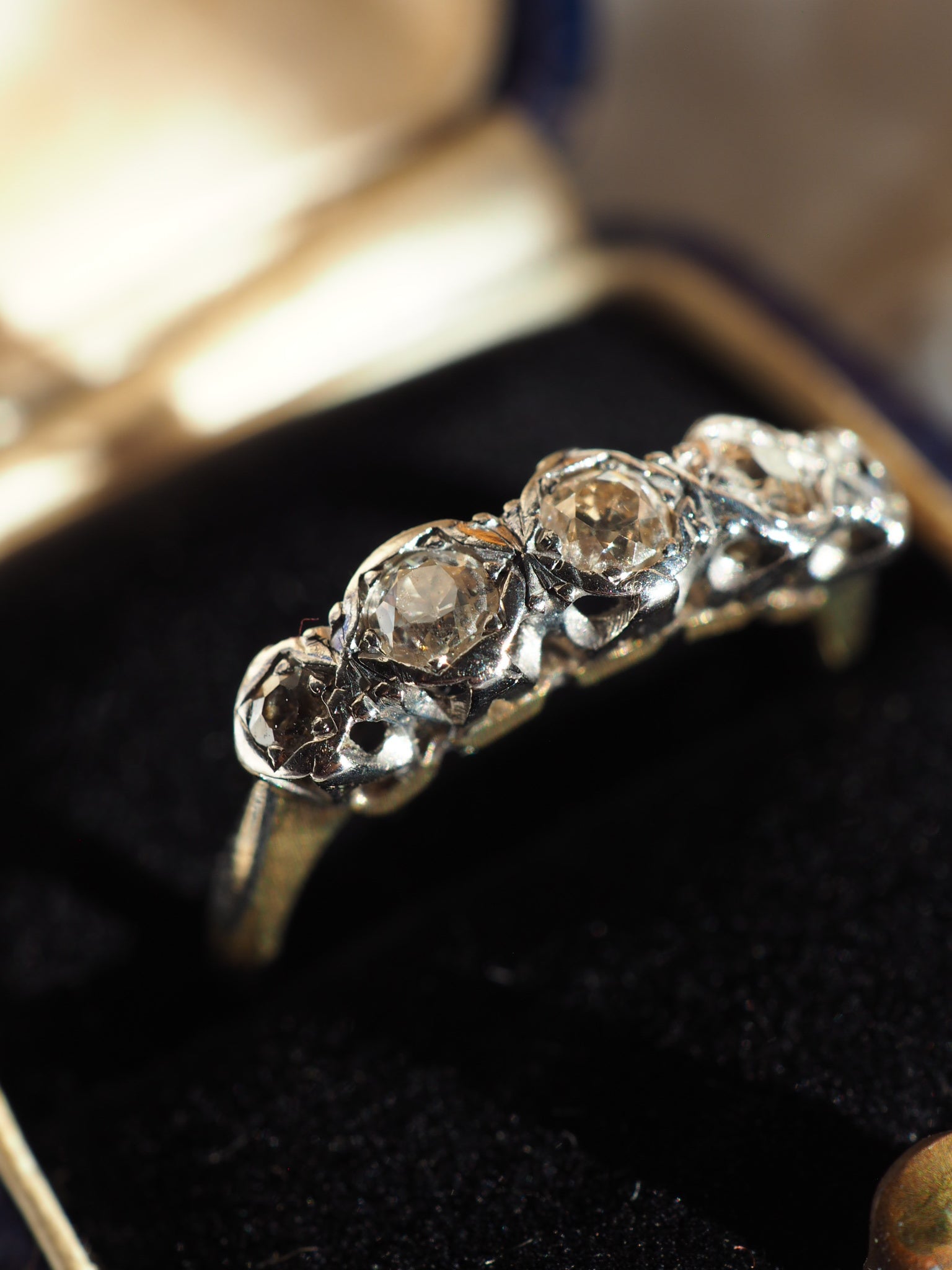 18ct Yellow Gold Diamond 5 Stone Ring