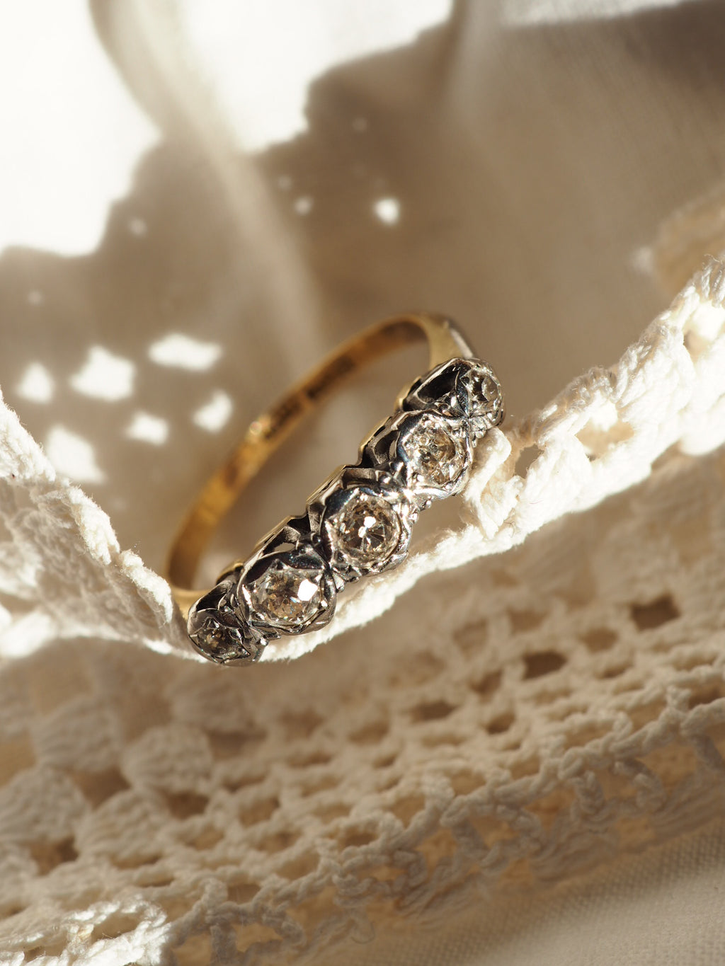 18ct Yellow Gold Diamond 5 Stone Ring