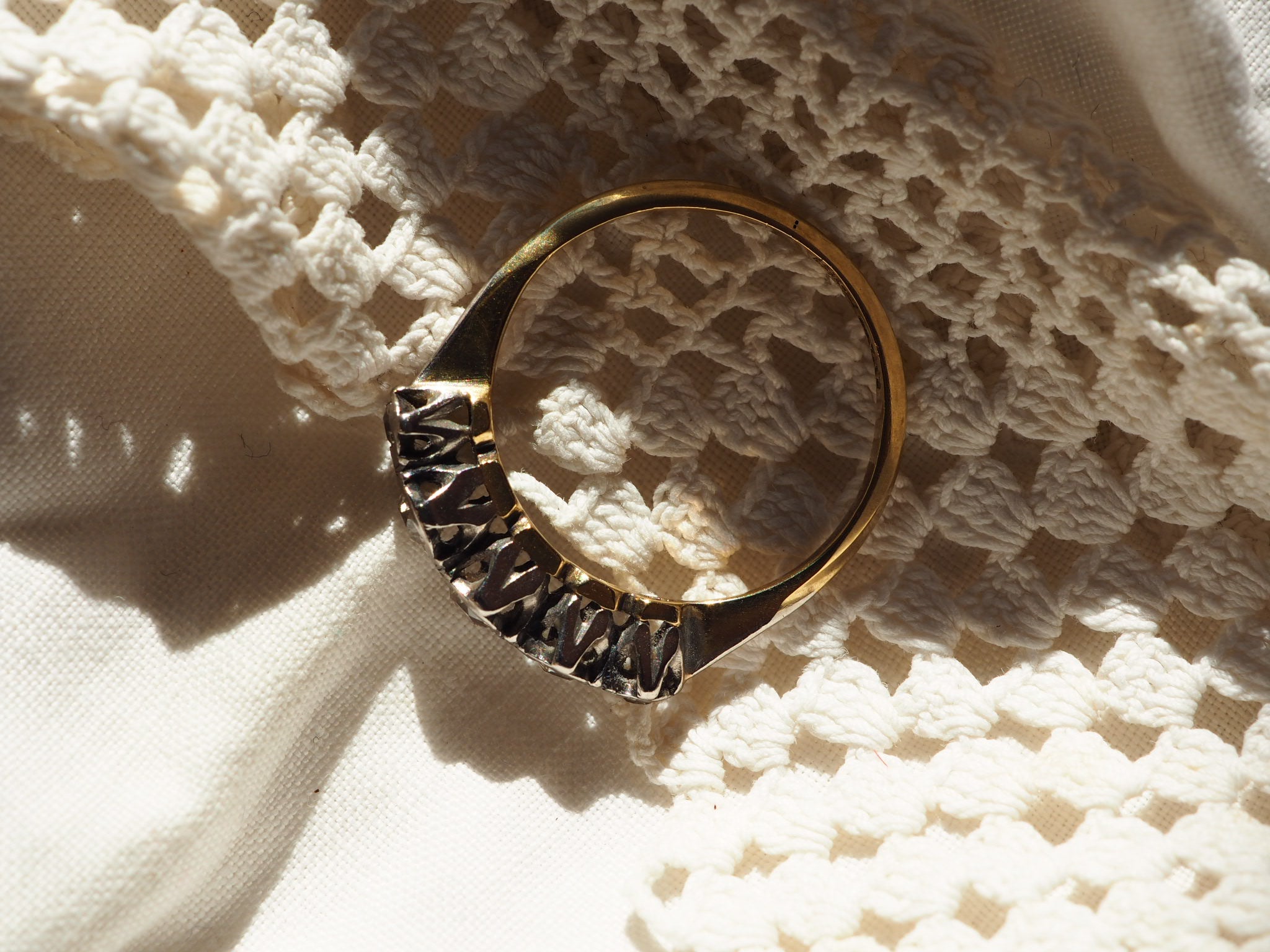 18ct Yellow Gold Diamond 5 Stone Ring