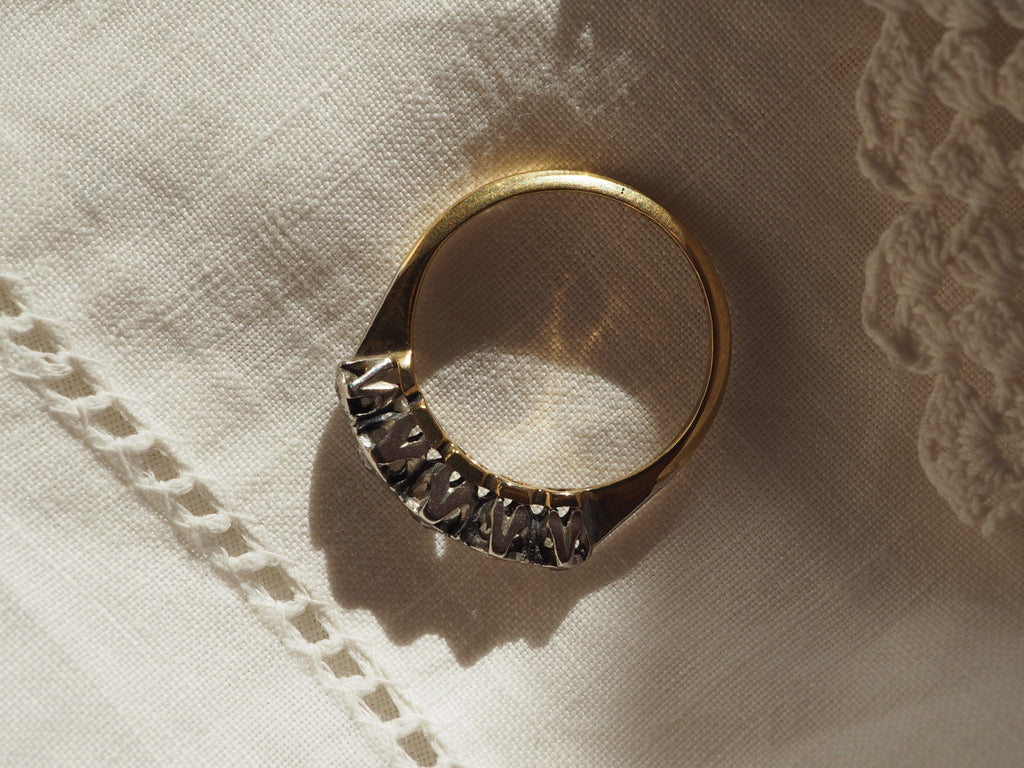 18ct Yellow Gold Diamond 5 Stone Ring