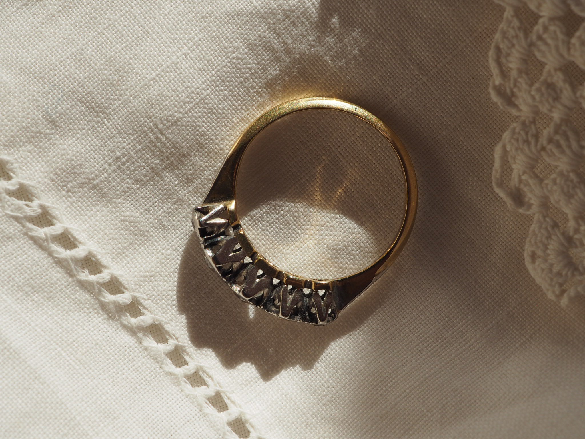 18ct Yellow Gold Diamond 5 Stone Ring