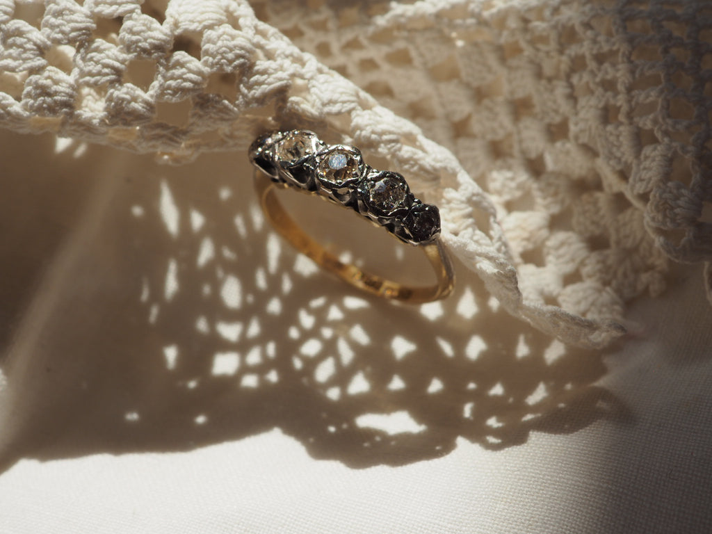 18ct Yellow Gold Diamond 5 Stone Ring