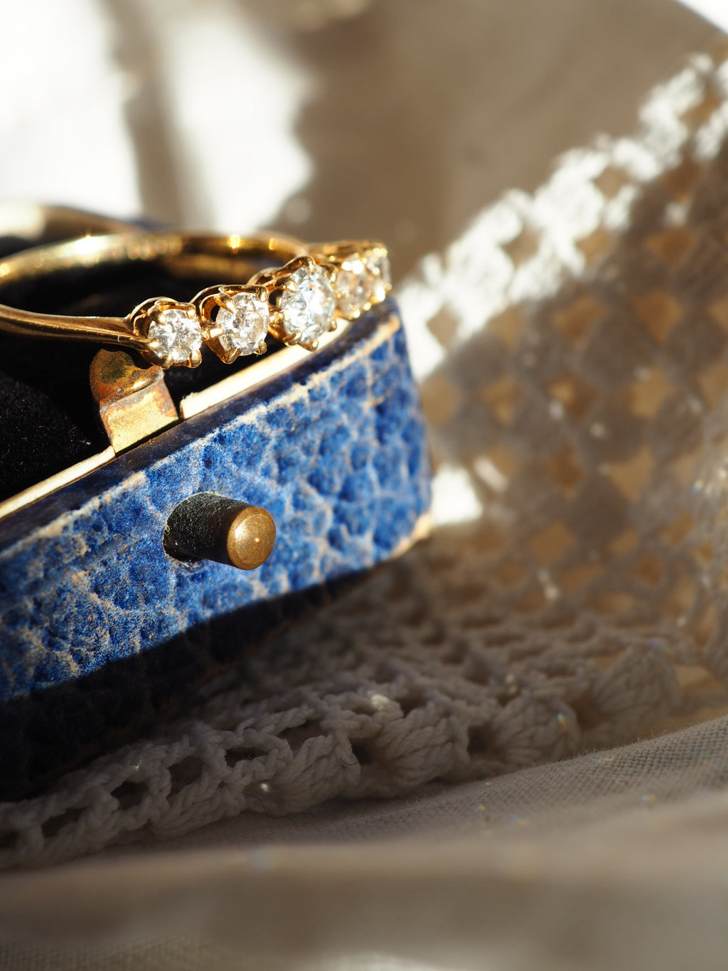 18ct Gold Diamond Set 5 Stone Ring