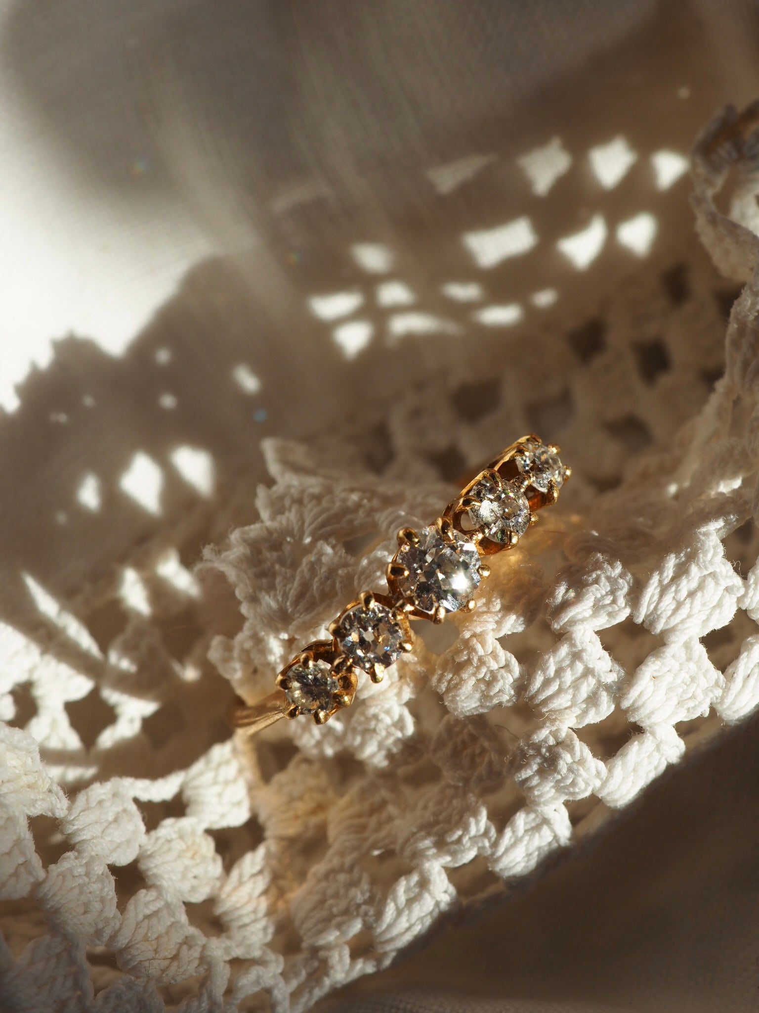 18ct Gold Diamond Set 5 Stone Ring