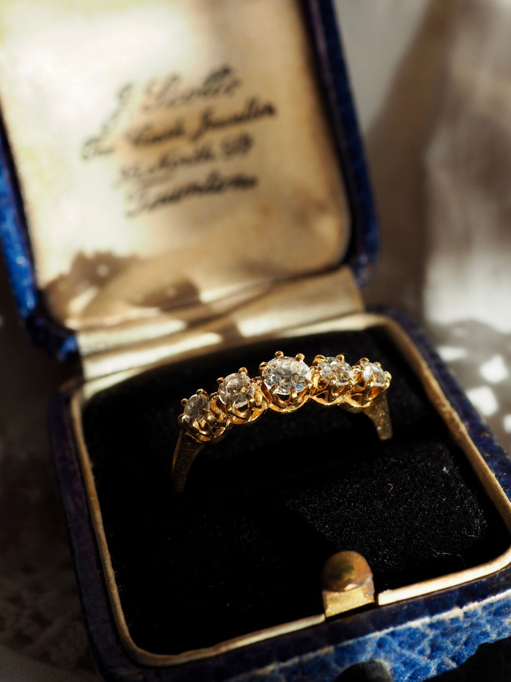 18ct Gold Diamond Set 5 Stone Ring