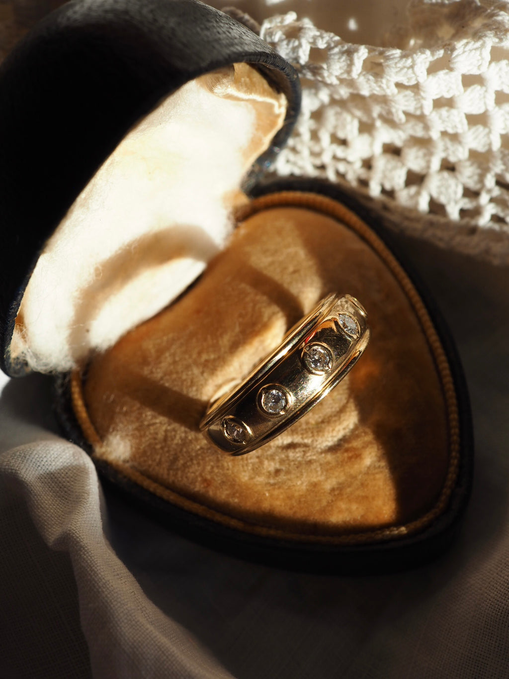 9ct Yellow Gold Diamond Set Ring