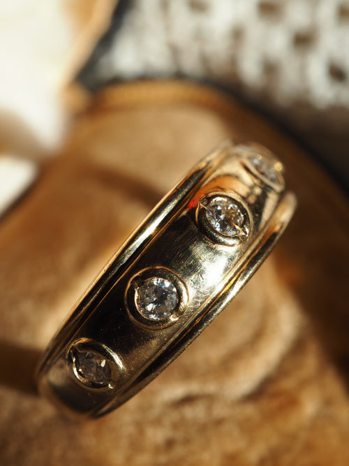 9ct Yellow Gold Diamond Set Ring