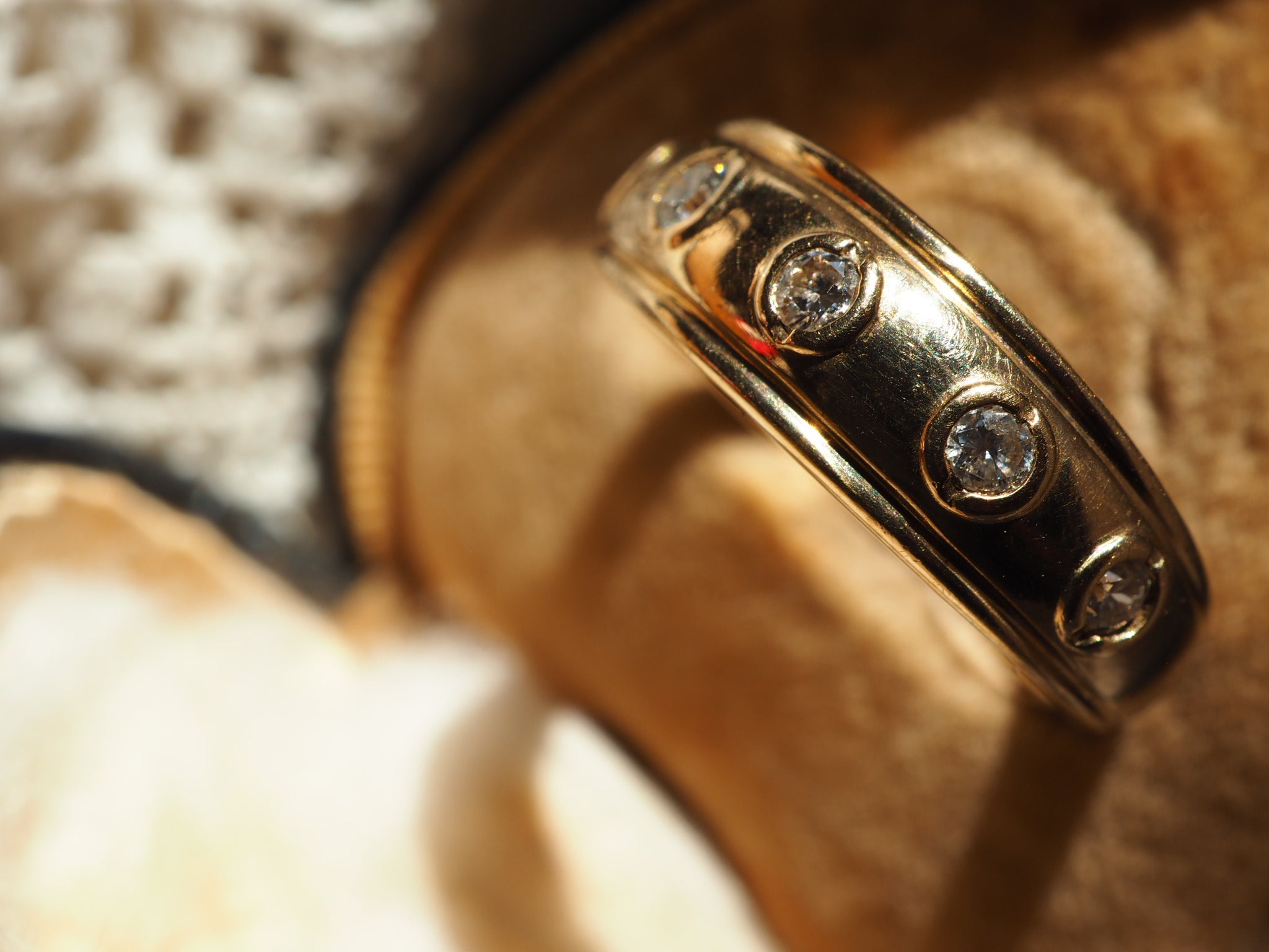 9ct Yellow Gold Diamond Set Ring