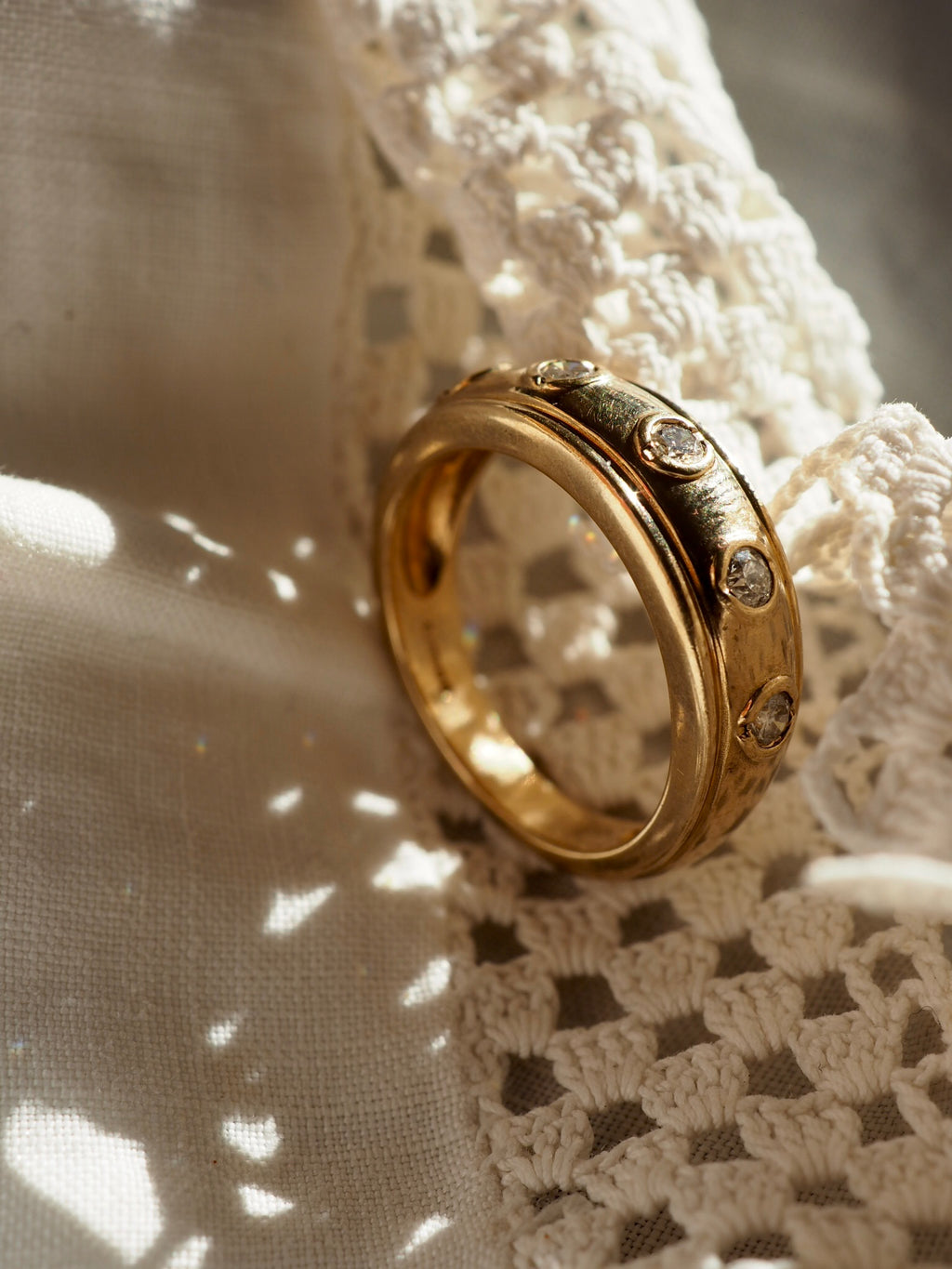 9ct Yellow Gold Diamond Set Ring