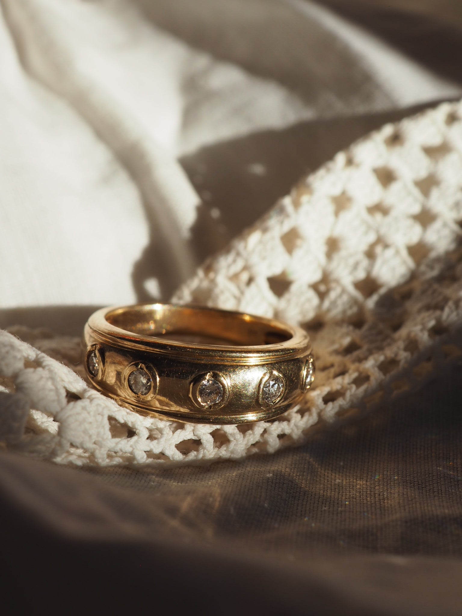 9ct Yellow Gold Diamond Set Ring