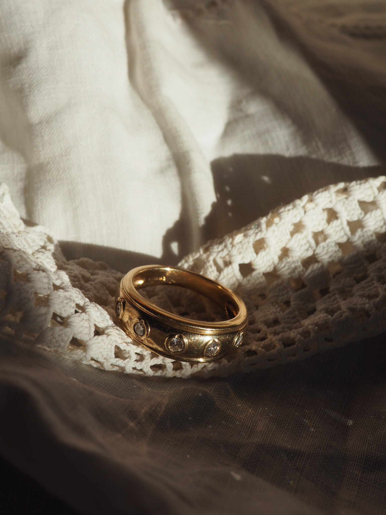 9ct Yellow Gold Diamond Set Ring